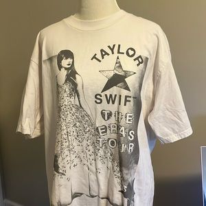 Taylor swift  new eras tour XL tee